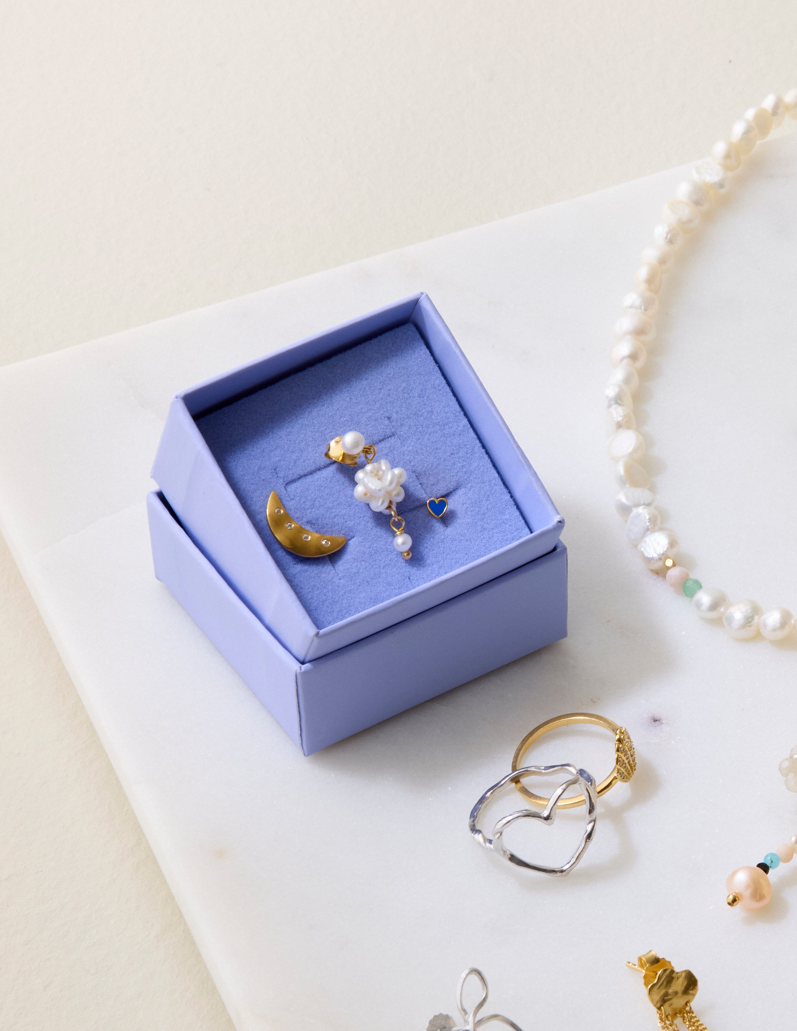 Petit Love Heart ørestikker - Cobalt Blue